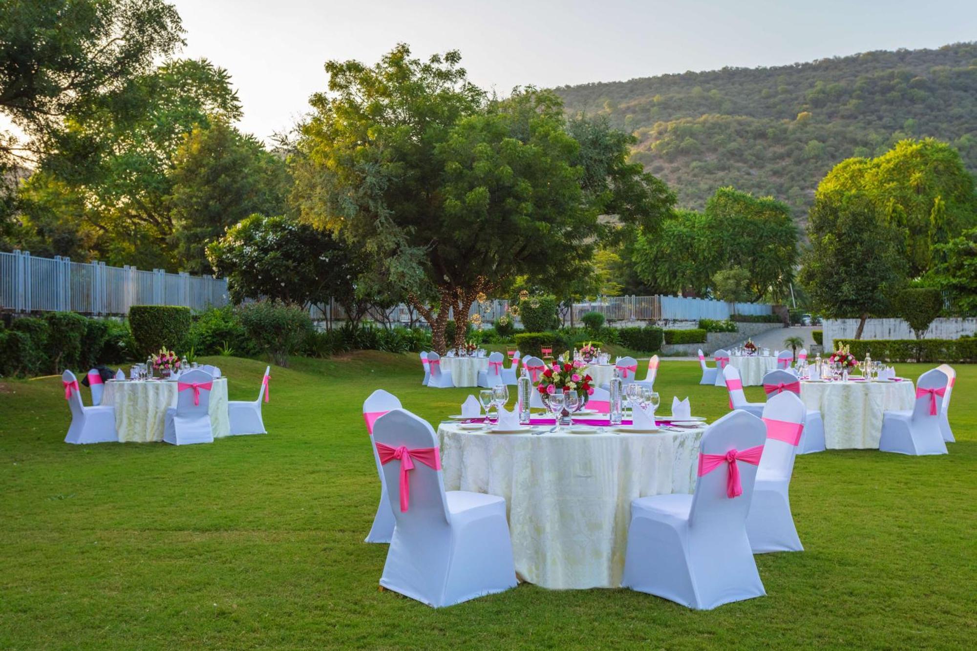 Doubletree By Hilton Jaipur Amer Eksteriør billede